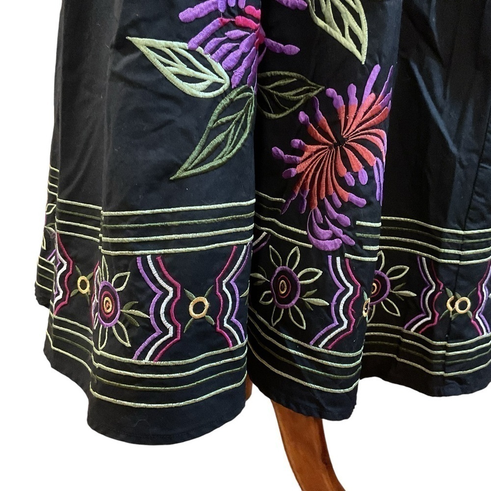 SLB A Line Embroidered Mid Calf Tea Length Black Skirt Size 4 - Picture 4 of 9